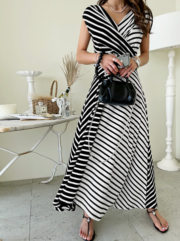 5600 Twist Front Diagonal Stripe Dress
