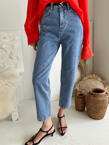 5979 Straight Cut Cropped Jeans