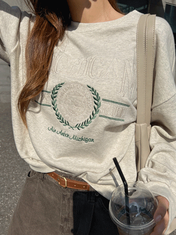 6728 Embroidered Loose Fit Sweatshirt