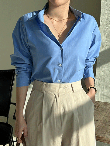8755 Basic Buttoned Front Shirt