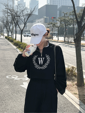 쿠아벨 반집업크롭자수티