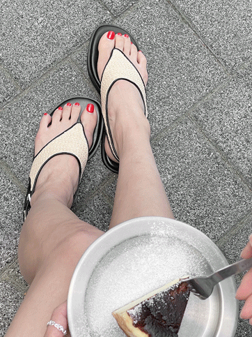 코안디 라탄쪼리샌들
