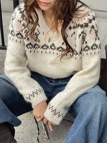 모슈크 자가드브이넥니트