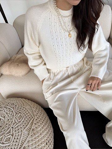 디콜브 라운드꽈배기니트