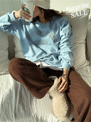 라크울 자수맨투맨