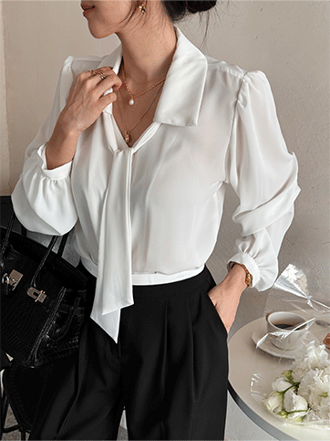 보벨카 타이블라우스