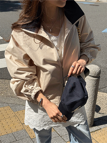 호트벨 블루종배색점퍼